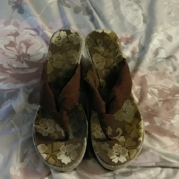 Skechers Shoes - Skechers platform wedge flip flop